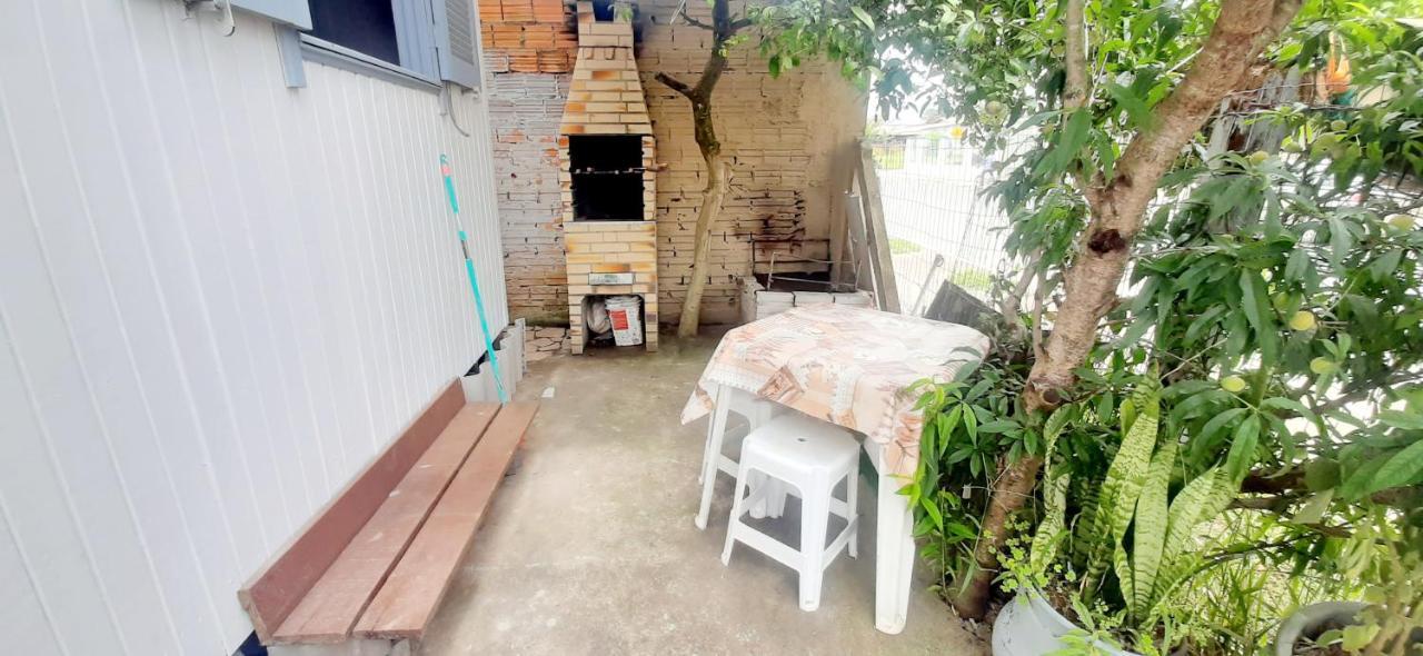 Вілла Casa De 2 Quartos Com 2 Ares-Condicionados Em Torres-Rs - Na Mais Bela Praia Gaucha - Cozinha - Banheiro - Tv Smart 32 E Wi-Fi - Estacionamento - Anfitria Superhost No Bnb Екстер'єр фото