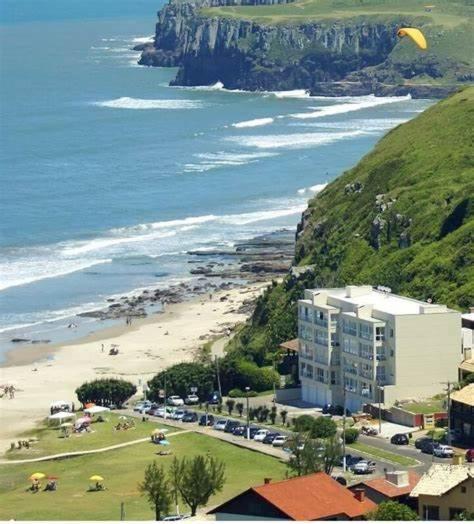 Вілла Casa De 2 Quartos Com 2 Ares-Condicionados Em Torres-Rs - Na Mais Bela Praia Gaucha - Cozinha - Banheiro - Tv Smart 32 E Wi-Fi - Estacionamento - Anfitria Superhost No Bnb Екстер'єр фото