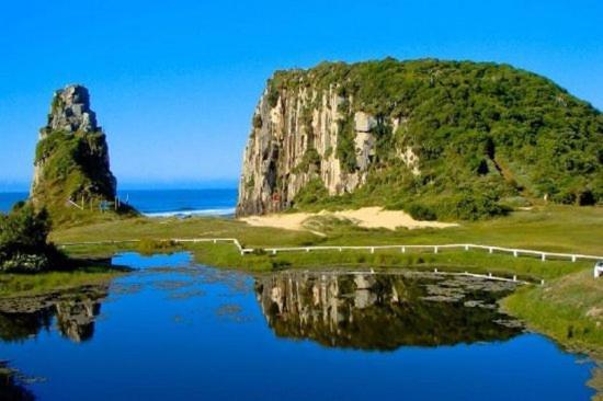 Вілла Casa De 2 Quartos Com 2 Ares-Condicionados Em Torres-Rs - Na Mais Bela Praia Gaucha - Cozinha - Banheiro - Tv Smart 32 E Wi-Fi - Estacionamento - Anfitria Superhost No Bnb Екстер'єр фото