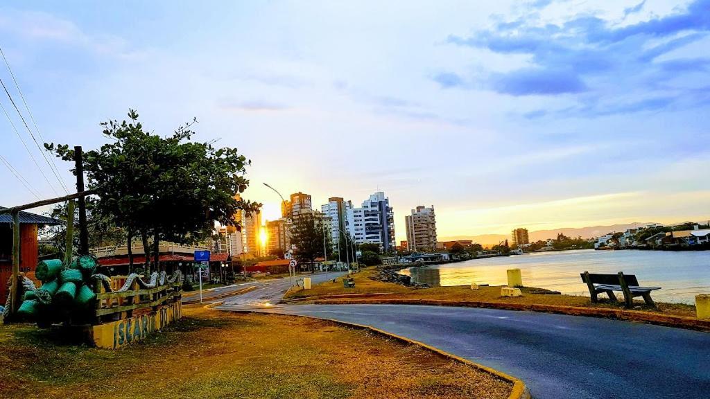 Вілла Casa De 2 Quartos Com 2 Ares-Condicionados Em Torres-Rs - Na Mais Bela Praia Gaucha - Cozinha - Banheiro - Tv Smart 32 E Wi-Fi - Estacionamento - Anfitria Superhost No Bnb Екстер'єр фото