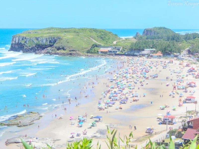 Вілла Casa De 2 Quartos Com 2 Ares-Condicionados Em Torres-Rs - Na Mais Bela Praia Gaucha - Cozinha - Banheiro - Tv Smart 32 E Wi-Fi - Estacionamento - Anfitria Superhost No Bnb Екстер'єр фото