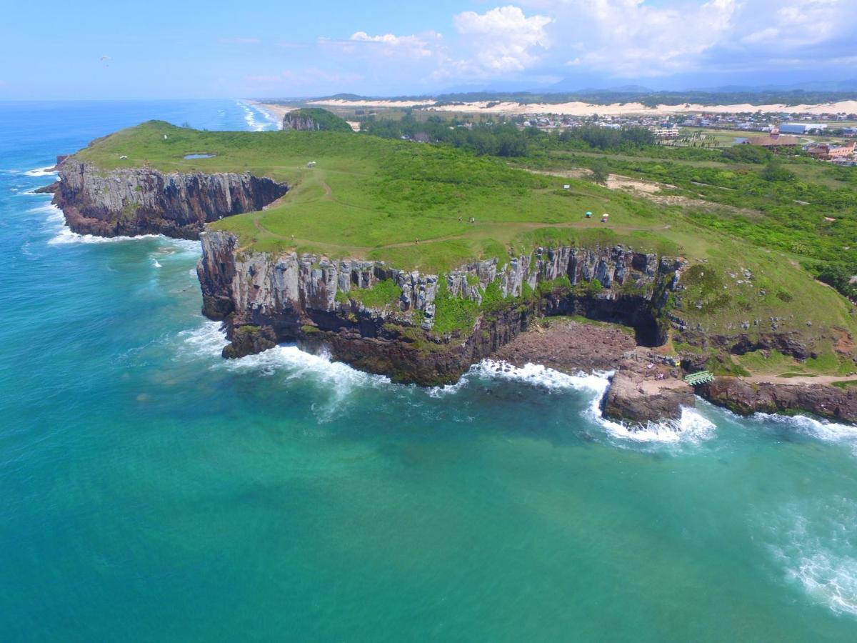 Вілла Casa De 2 Quartos Com 2 Ares-Condicionados Em Torres-Rs - Na Mais Bela Praia Gaucha - Cozinha - Banheiro - Tv Smart 32 E Wi-Fi - Estacionamento - Anfitria Superhost No Bnb Екстер'єр фото