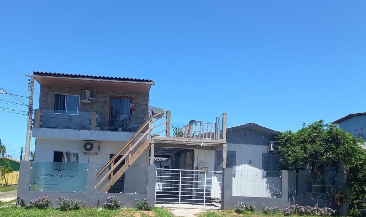Вілла Casa De 2 Quartos Com 2 Ares-Condicionados Em Torres-Rs - Na Mais Bela Praia Gaucha - Cozinha - Banheiro - Tv Smart 32 E Wi-Fi - Estacionamento - Anfitria Superhost No Bnb Екстер'єр фото